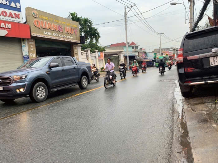  ????Nhà trệt lầu mặt tiền TX 18 ngay Ngã Tư Ga- 76m2 (6 nở hậu 6,5)x12- 6,35 tỷ

.. 