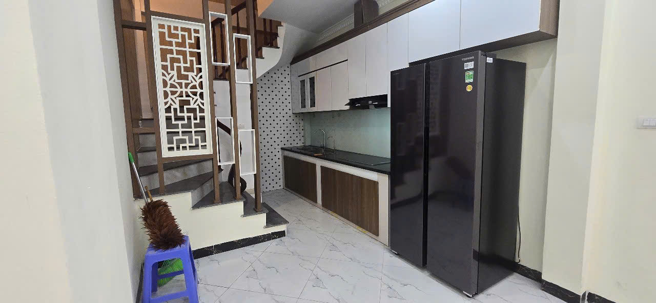  Cho thuê căn hộ mới xây 5 tầng 3 phòng ngủ tại đường Cự Khối – Long Biên 