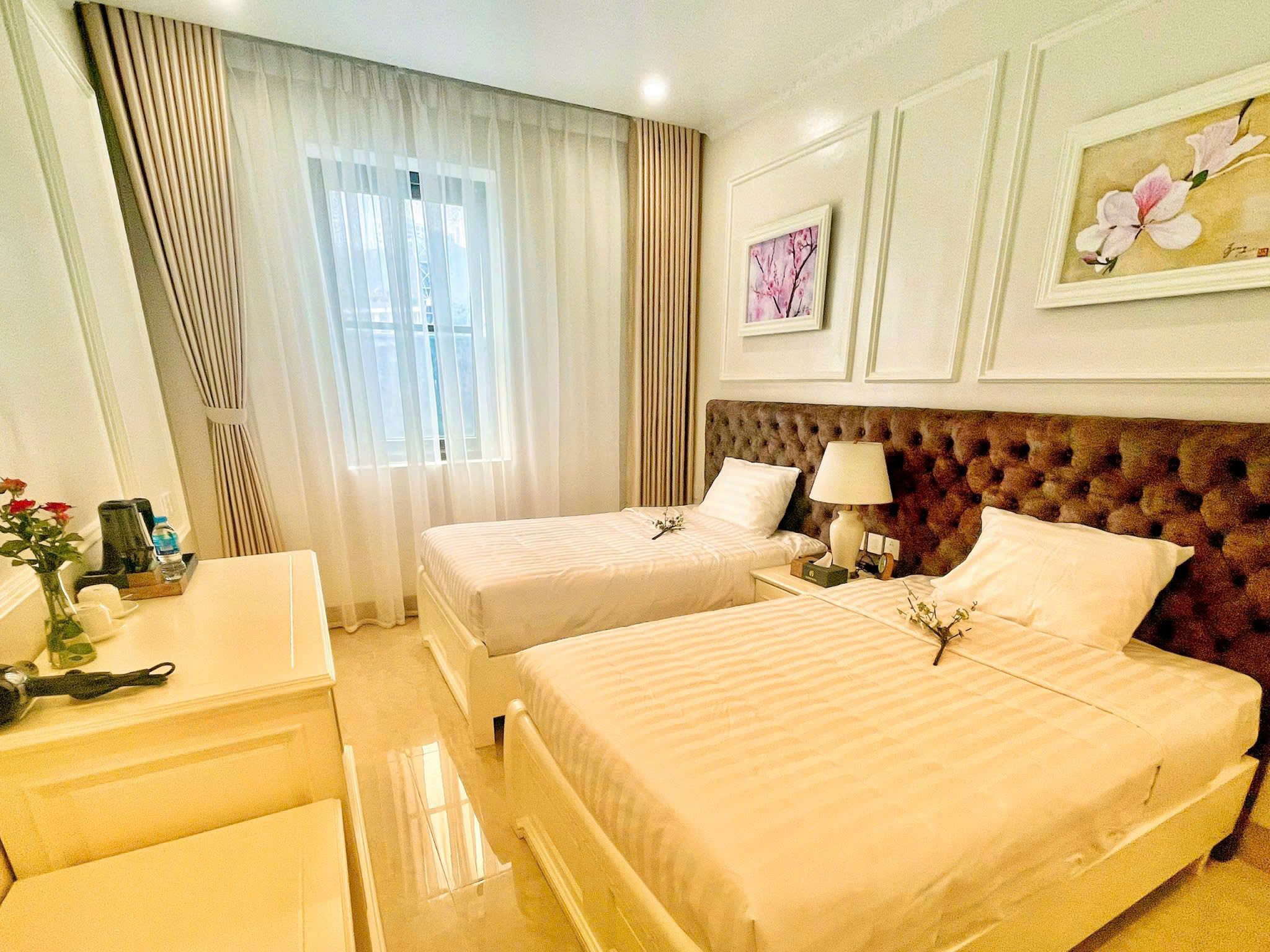  Bán khách sạn mặt phố Hàng Bạc, 80m2, 5 tầng, mặt tiền 5.4m, 77.5 tỷ, kinh doanh đỉnh 