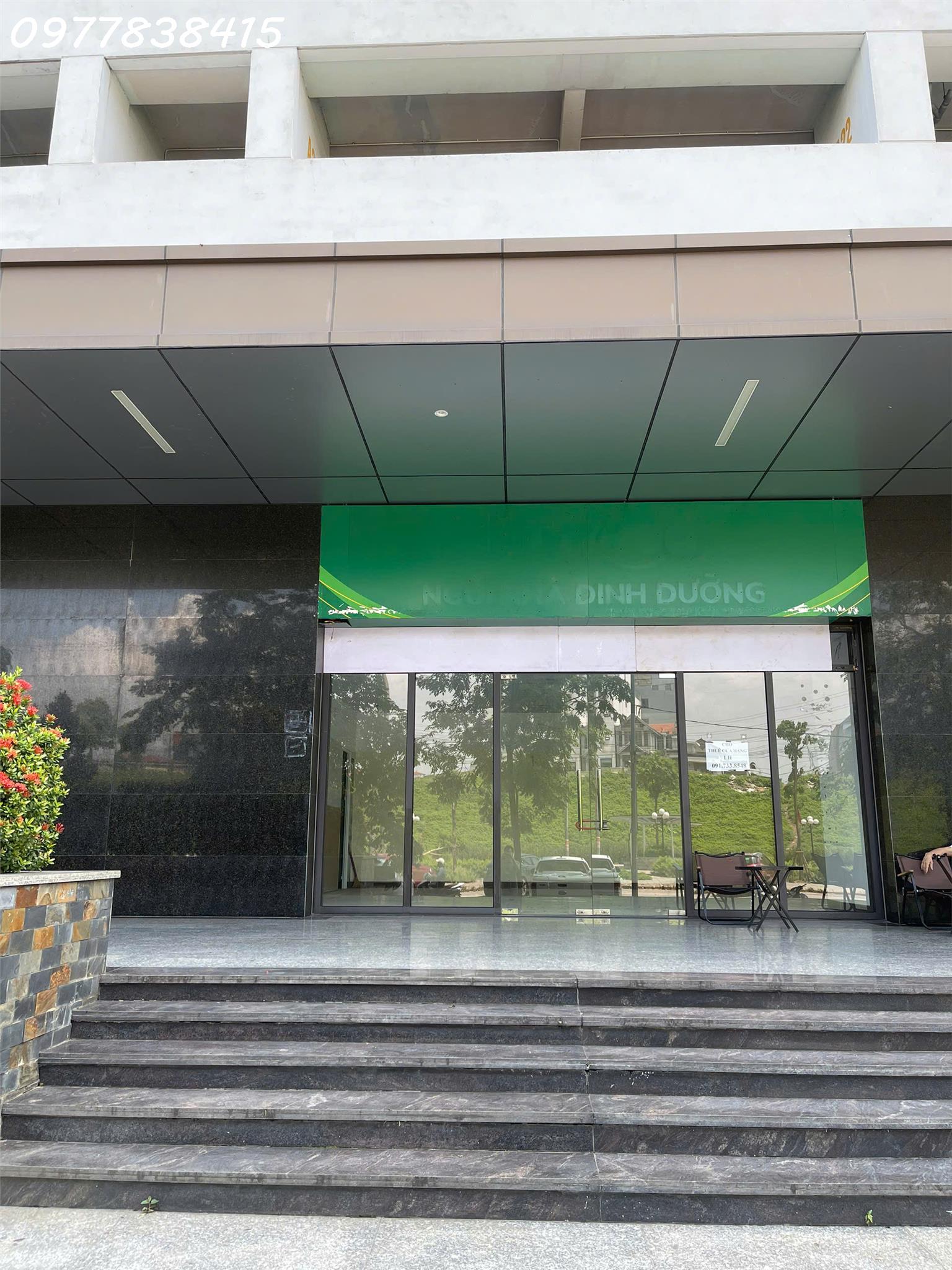  Bán căn chân đế Intracom Riverside,70m2 có thể làm văn phòng và 1 sàn bên ngoài kinh doanh 