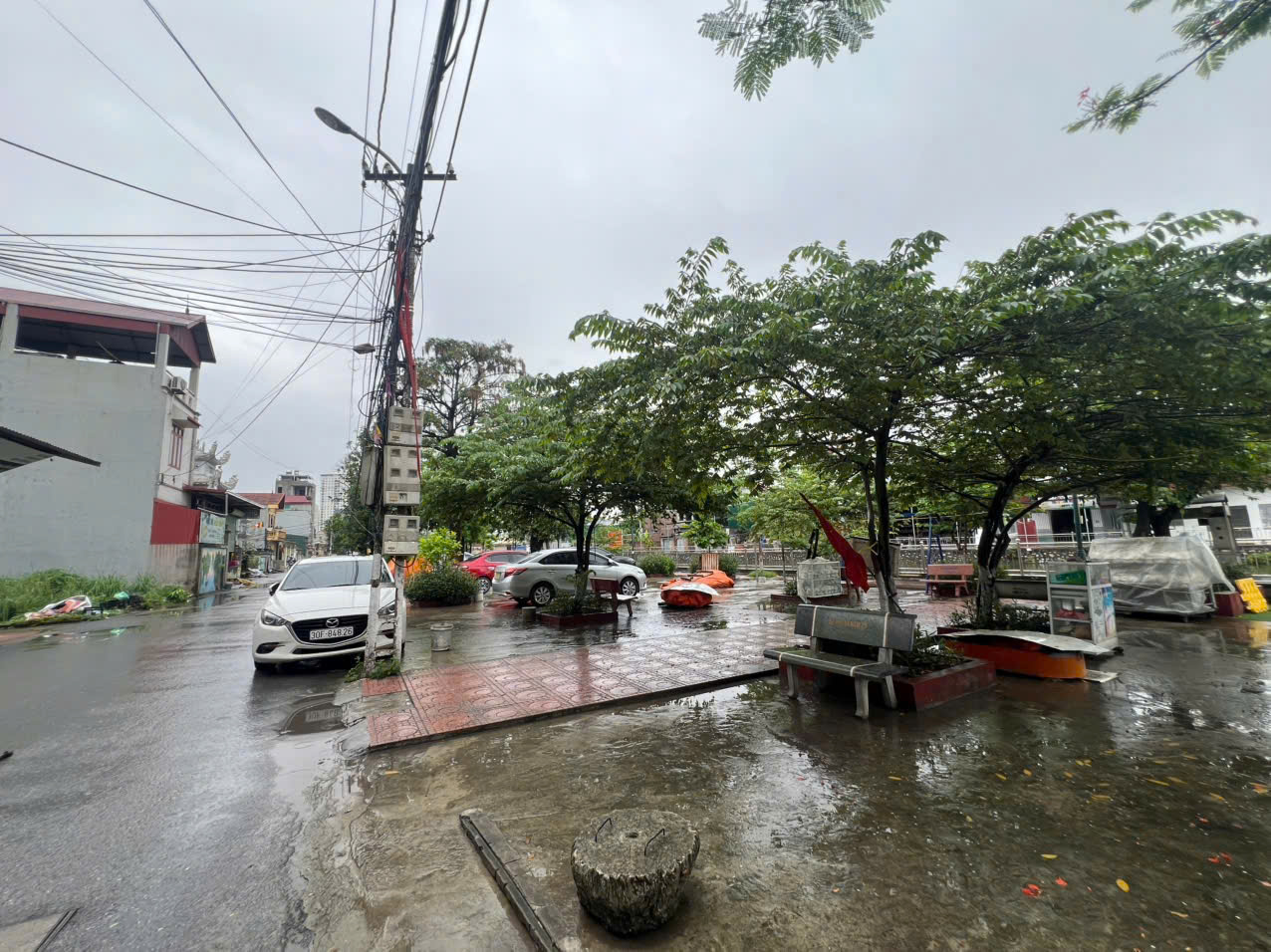  CC EM CẦN BÁN LÔ ĐẤT THÔN NHUỆ . ĐỨC THƯỢNG .HOÀI ĐỨC. HÀ NỘI. 53.4M LÔ GÓC CÁCH KHU VUI TRƠI . HỒ ĐIỀU HÒA. CHỢ CHỈ 100, TIỆN ICH BÁN KÍNH CHỈ 400M KO THIẾU THỨ GÌ . CÁC QUỐC LỘ 32 CHỈ 150.
GIÁ CHỈ HƠN 4X TỶ .
NHANH TAY LH EM ĐỂ XEM ĐẤT; 0964982442. 