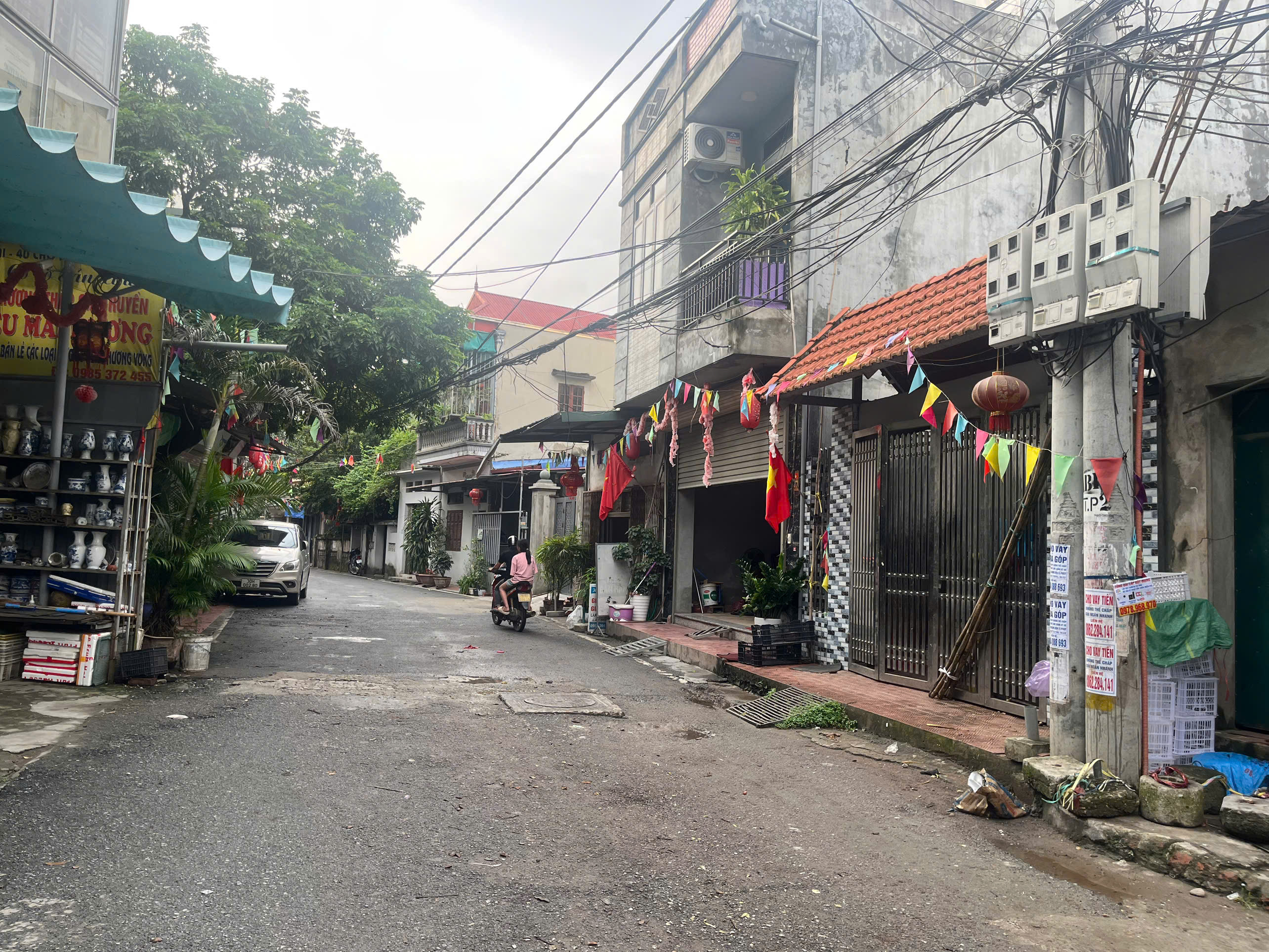  ĐẤT TRUNG TÂM THỊ TRẤN PHÙNG – KINH DOANH ĐỈNH – Ô TÔ ĐỖ CỬA, GẦN HỒ ĐIỀU HÒA , NHỈNH 5 TỶ. 