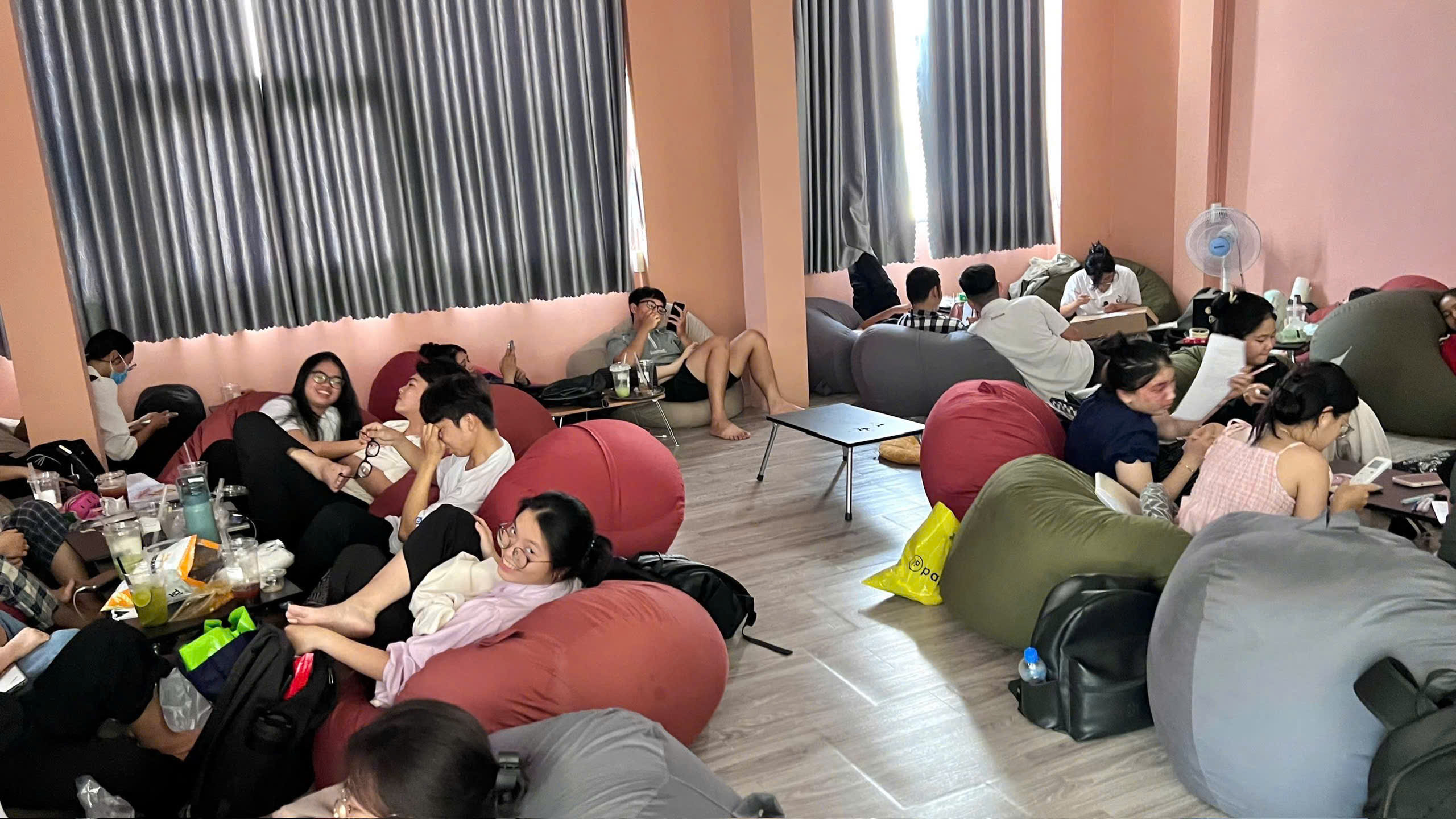  CẦN SANG NHƯỢNG GẤP QUÁN KINH DOANH – VỊ TRÍ ĐẮC ĐỊA ĐỐI DIỆN ĐẠI HỌC THỦ DẦU MỘT 