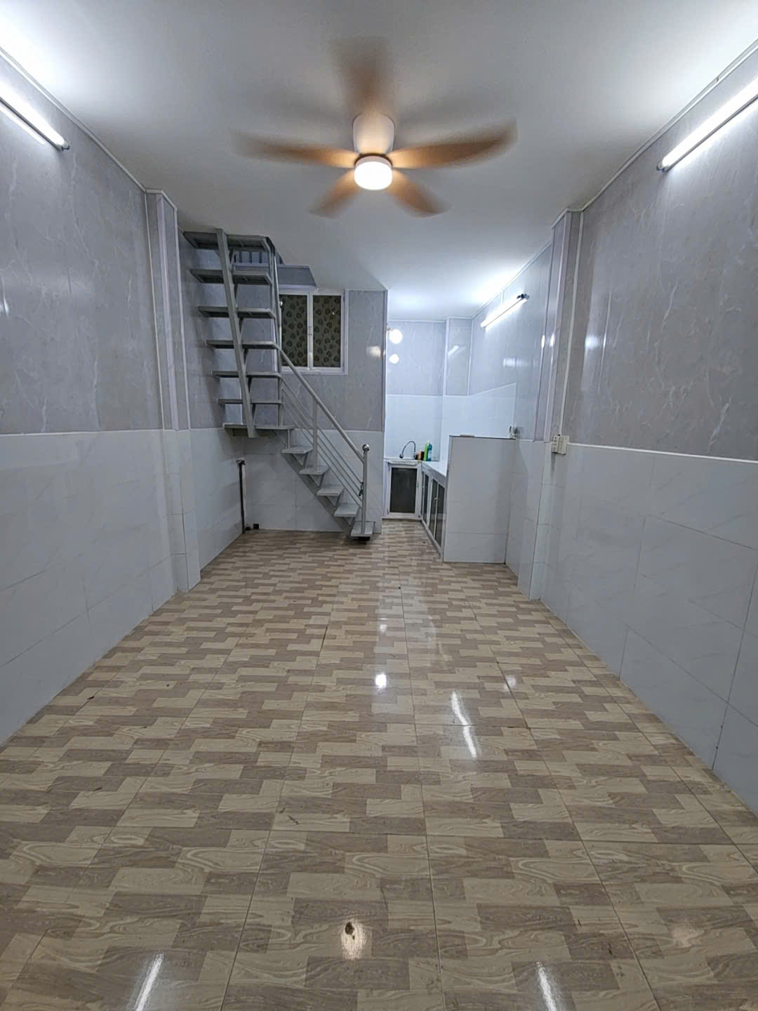  Sát mặt tiền xe hơi himlam Q7 tân Hưng 
Ngang 3 dài 7 CÓ 3 TỎI 