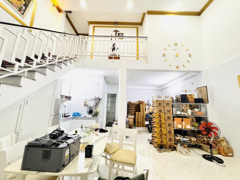  Bán nhà ngõ QL1K, Linh Xuân, Thủ Đức. TP HCM, DT 60m2, 2 tầng, 2PN. Sổ hồng, 4.6 tỷ. 