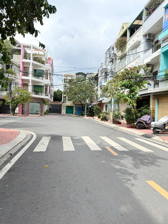  Bán nhà 5 tầng MT đường nội bộ khu Đồng Diều P4 Q8. Giá 12,5 tỷ TL 