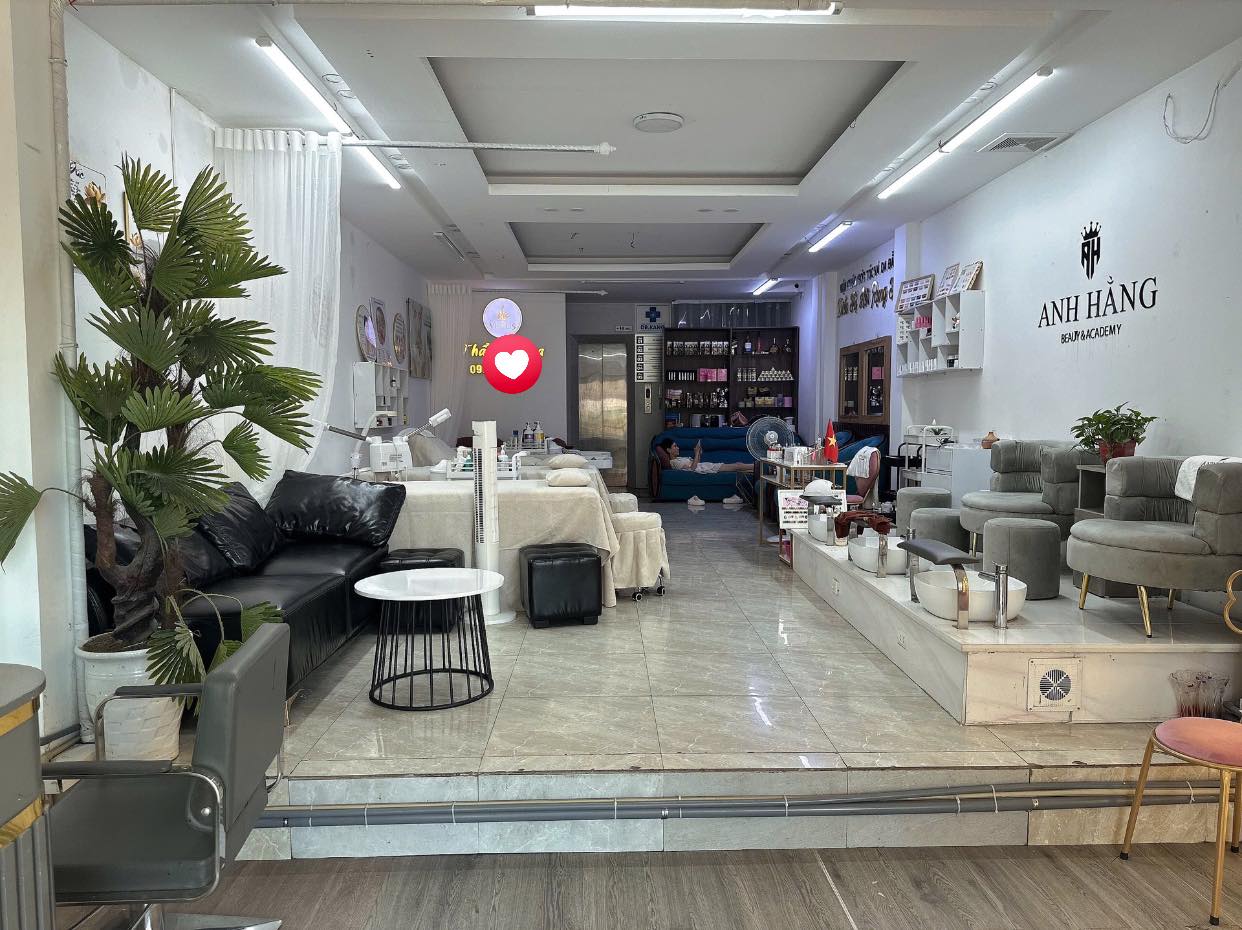 Do cần tiền gấp bên mình sang nhượng hết quán và cho thuê mặt bằng Spa - Nail - Mi 