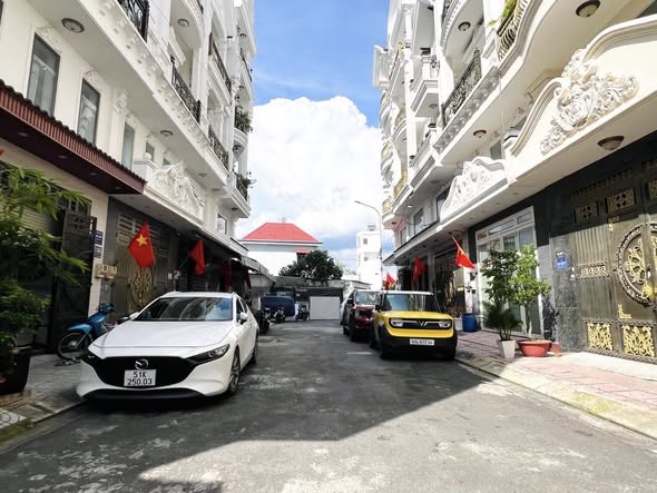  Siêu phẩm 5 Tầng khu VIP phân lô đường NGUYỄN ẢNH THỦ, Diện tích 51m2 (4 x 12.9), đường nhựa 10m có vỉa hè. 