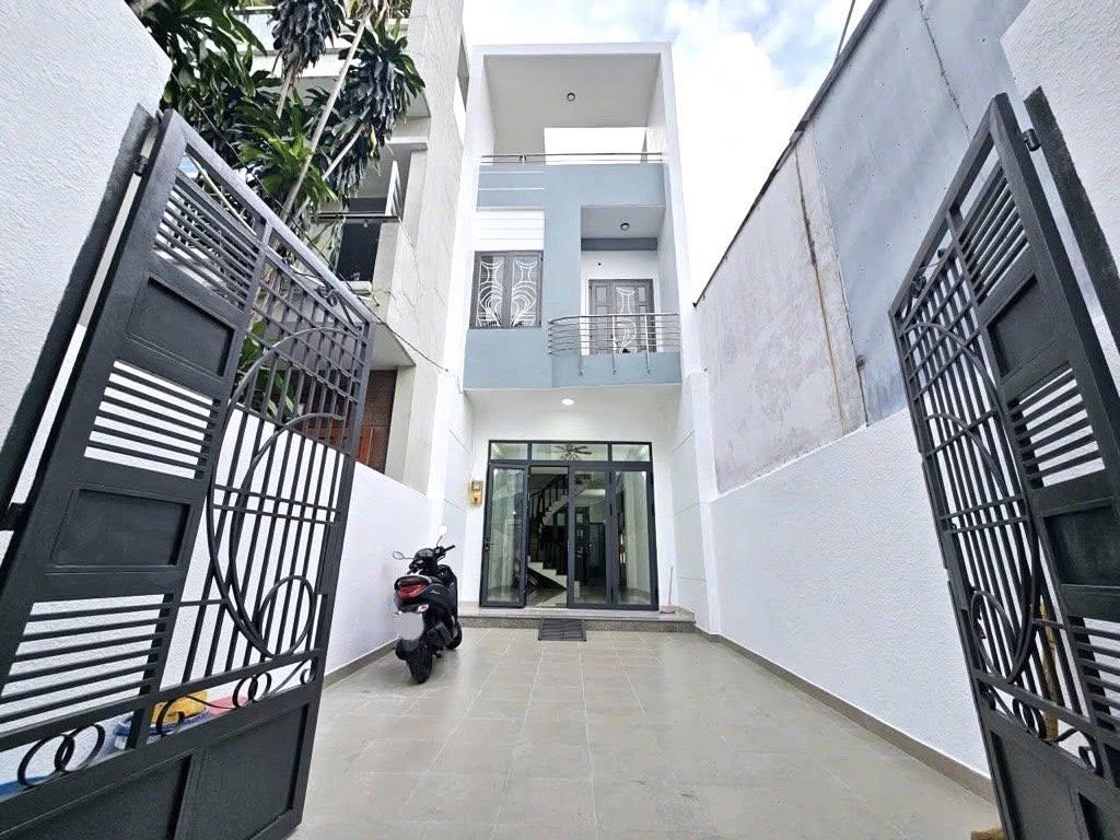  Nhà đẹp 3 Tầng đường TÂN THỚI NHẤT 5, Diện tích 92m2 (4 x 23), hẻm 6m, gần Chợ Lạc Quang. 