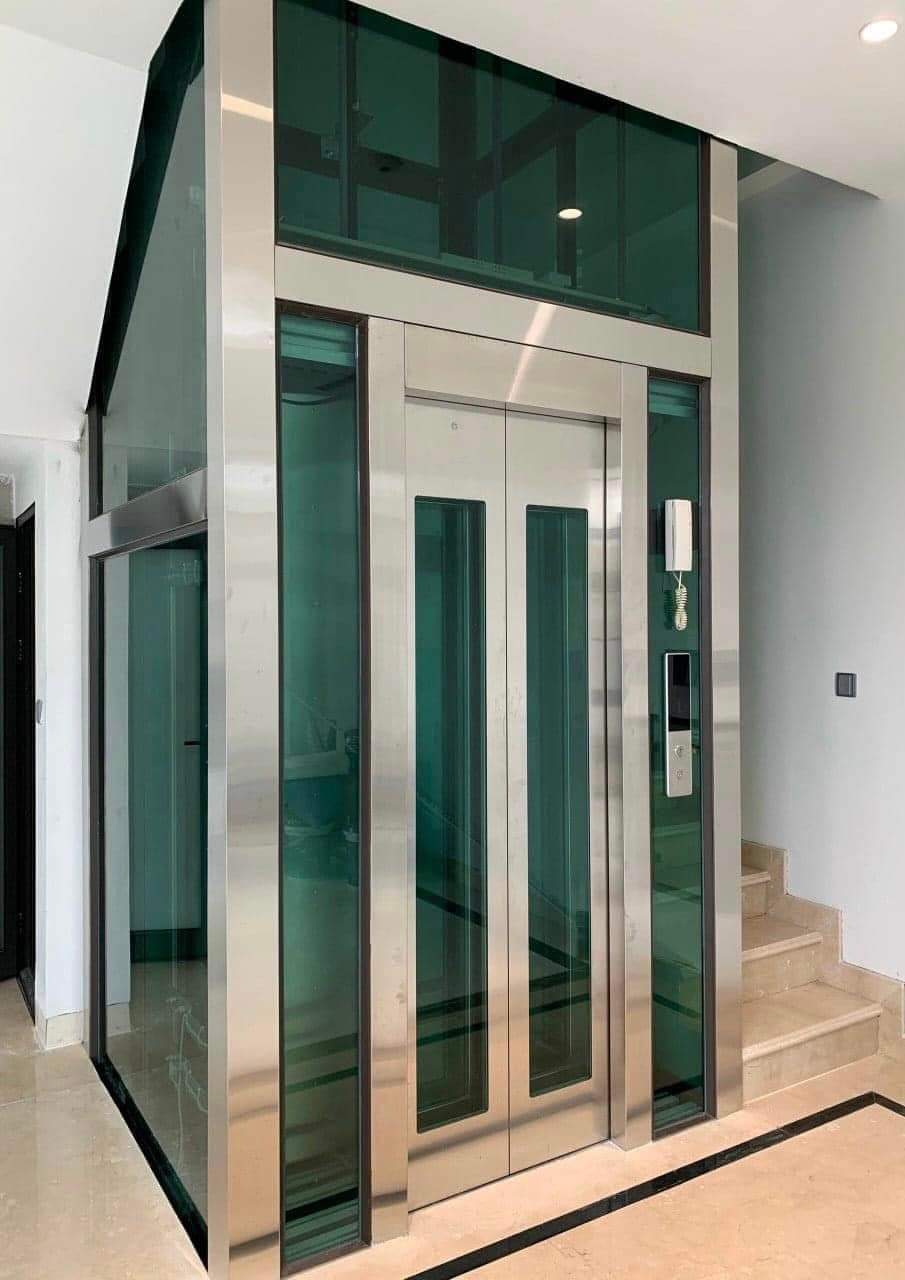  Cho thuê nhà hai mặt tiền, 104m2_ 5T; vỉa hè, Nguyễn Khánh Toàn-30 Tr 