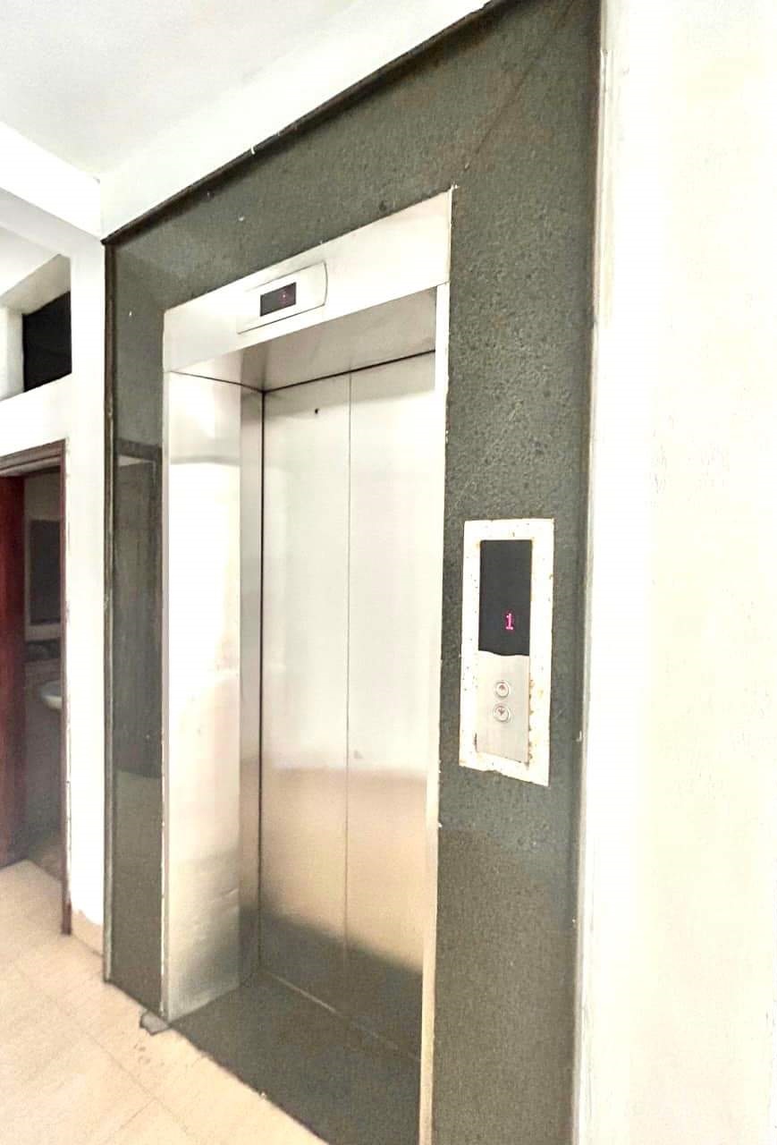  Tôi cho thuê nhà mới, hai đường đi ,vỉa hè, 100m2- 5T, Giảng Võ_30 Tr 