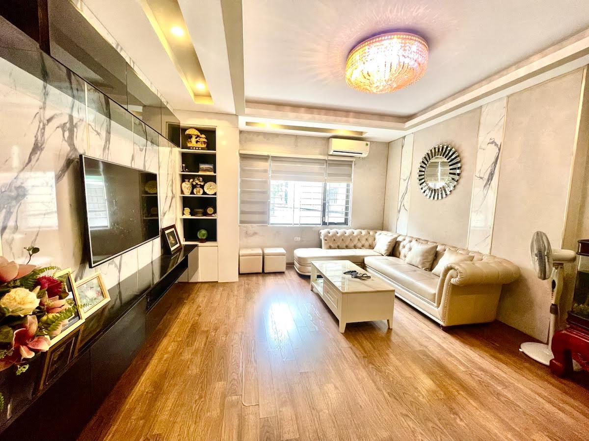  Nhà Phân lô Hoàng Văn Thái-Ngõ thông, Kinh doanh-Ôtô tránh- Dân xây- 60m, 5 tầng. 18,5 tỷ 