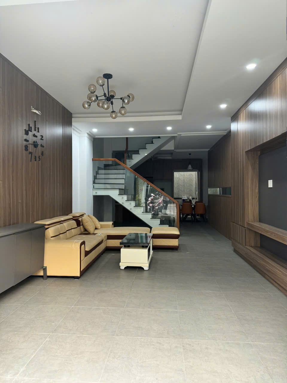  Bán nhà ĐẸP 3 Tầng Dĩ An,Vừa ở vừa Kinh Doanh ok luôn,gần chợ Tân Bình 