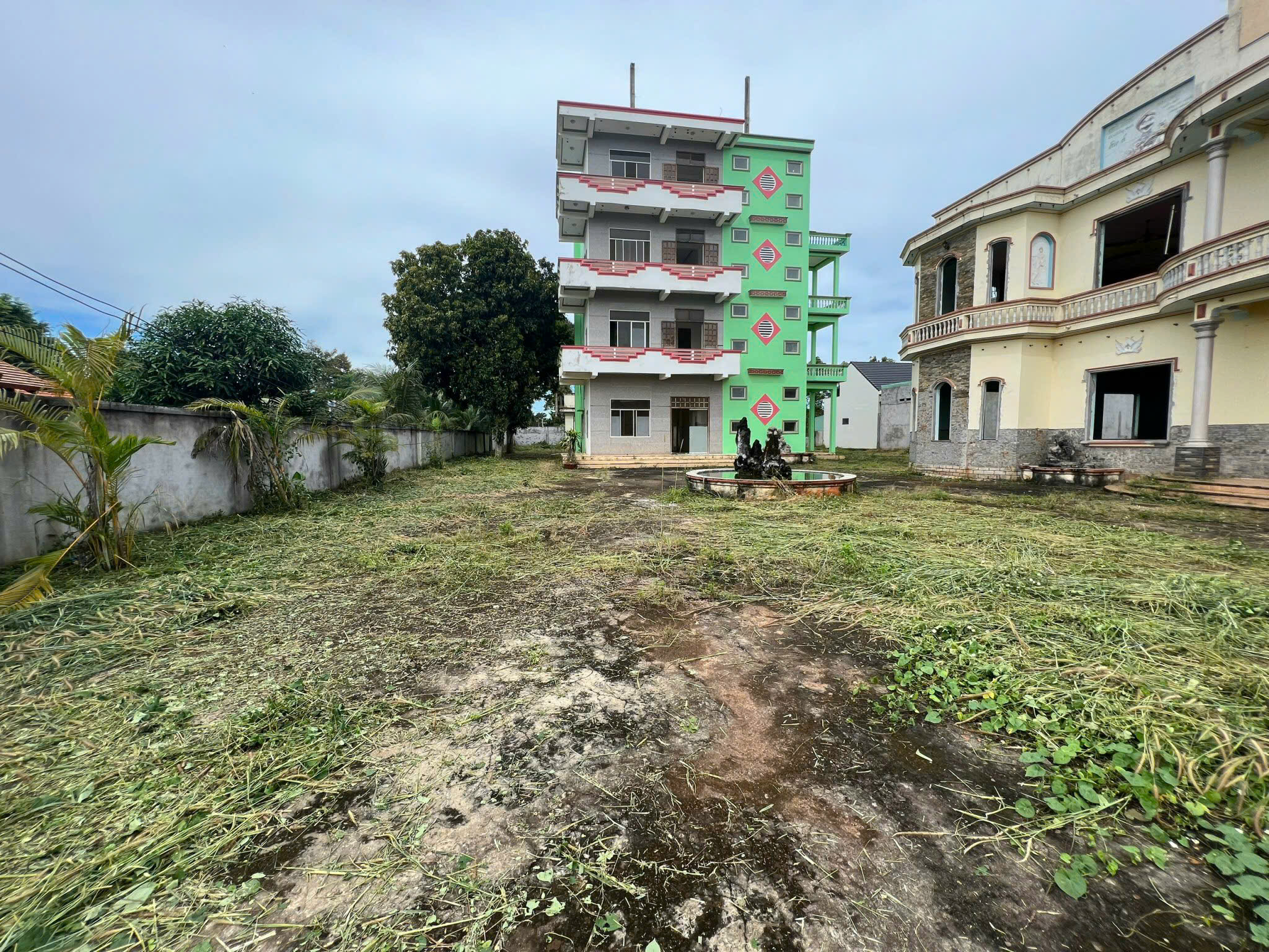  Mặt Tiền chính QUỐC LỘ 56 Vị trí 3 mặt tiền VIP nhất khu vực thị trấn Ngãi Giao - Huyện Châu Đức - Tỉnh Bà Rịa Vũng Tàu ( khu vực này đã chia nhỏ  đất lớn khá hiếm ) 