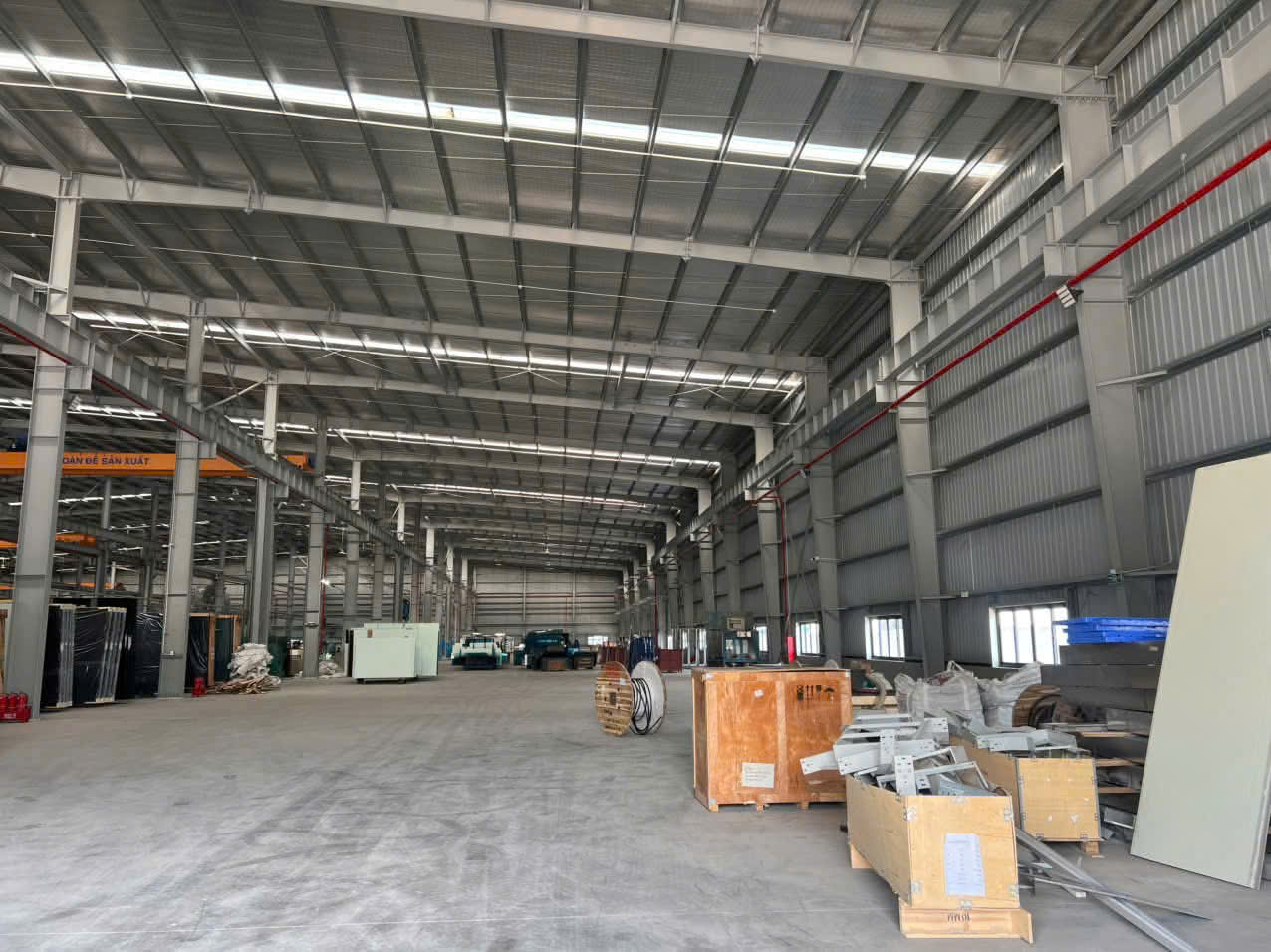  ???? CHO THUÊ NHÀ XƯỞNG 2.700m² TẠI KCN QUẾ VÕ – BẮC NINH
???? Giá: 4,2 USD/m²/tháng (cạnh tranh khu vực) 