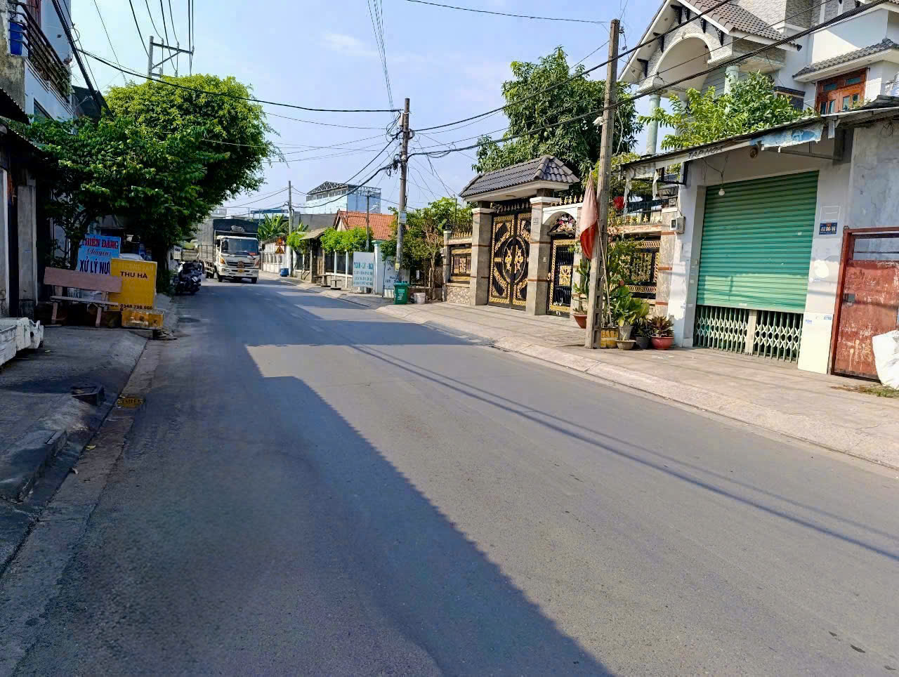  BÁN NHÀ MẶT TIỀN GÁC LỬNG 4 X 32M  SHR  NGUYỄN THỊ PHA – ĐÔNG THẠNH, HÓC MÔN GẤP BÁN CHỈ 5,6 T 