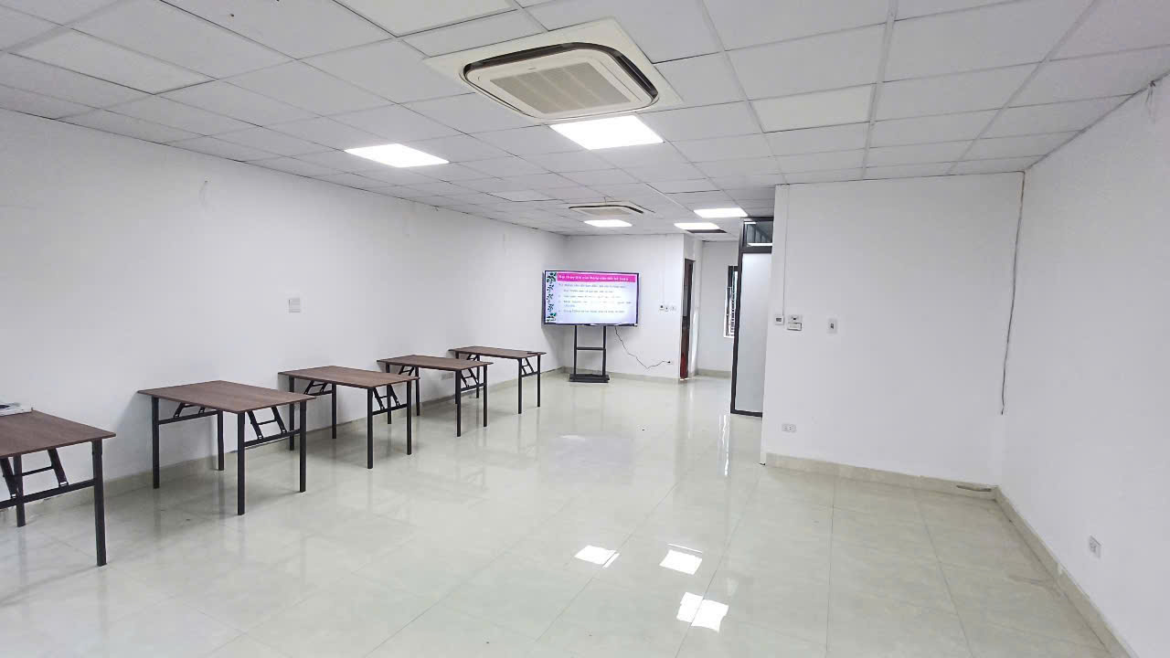  Cho thuê mặt bằng tầng 2 - nhà mặt phố Phạm Văn Đồng 