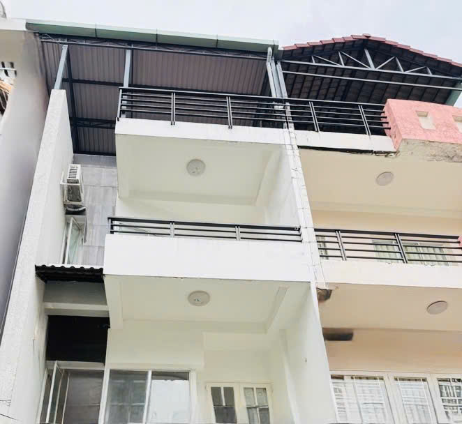  Bán nhà khu VIP P5 Tân Bình – xe hơi ngủ nhà – sát mặt tiền Phạm Văn Hai – 95m² (5x19m). 