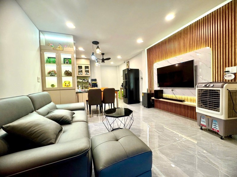  Bán nhà đường 102, Tăng Nhơn Phú A, Q.9, TP HCM. DT 56m2, 2 tầng, 2PN. Sổ hồng, giá 6.3 tỷ. 