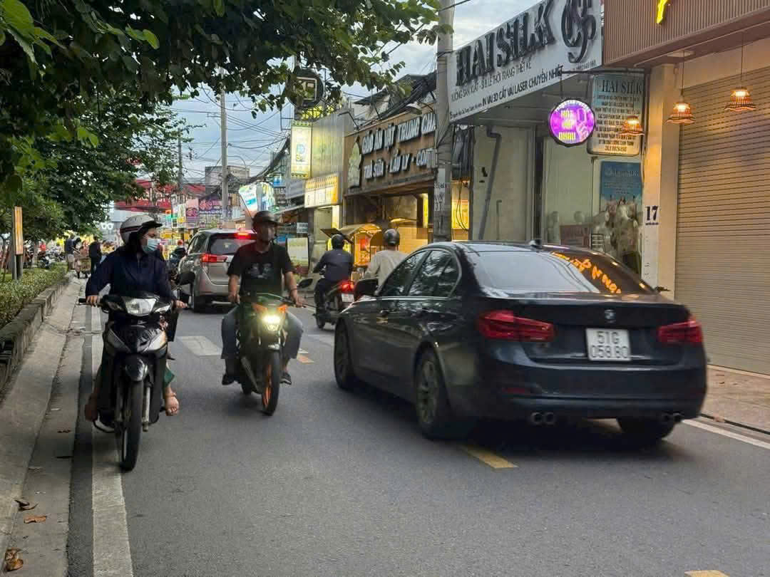  BÁN NHÀ MBKD (7.4x28) MẶT TIỀN NGUYỄN HỮU CẦU, TRUNG CHÁNH, HÓC MÔN 