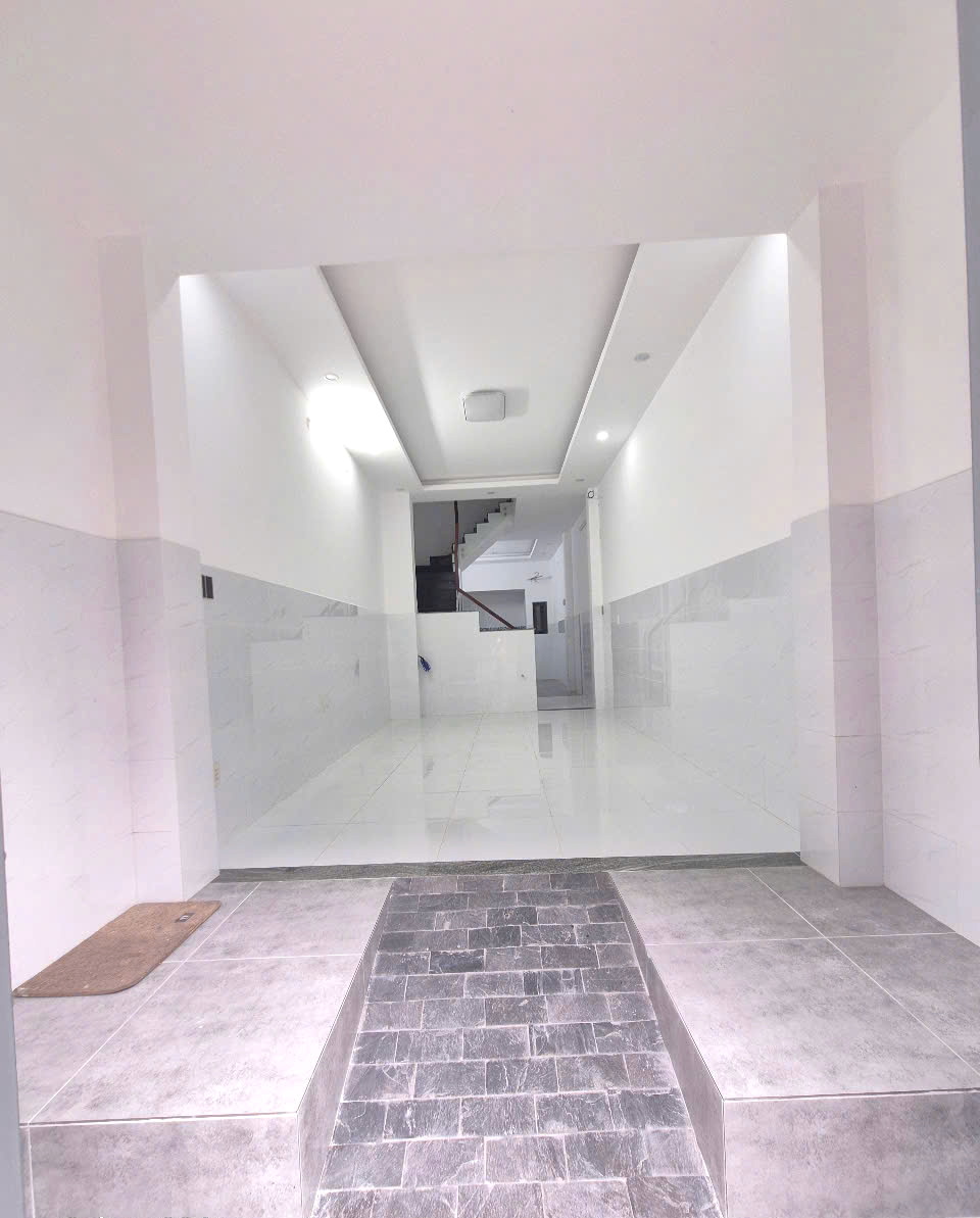  Bán nhà 3 tầng gần chợ Rạch Ông Nguyễn Thị Tần P2 Q8 