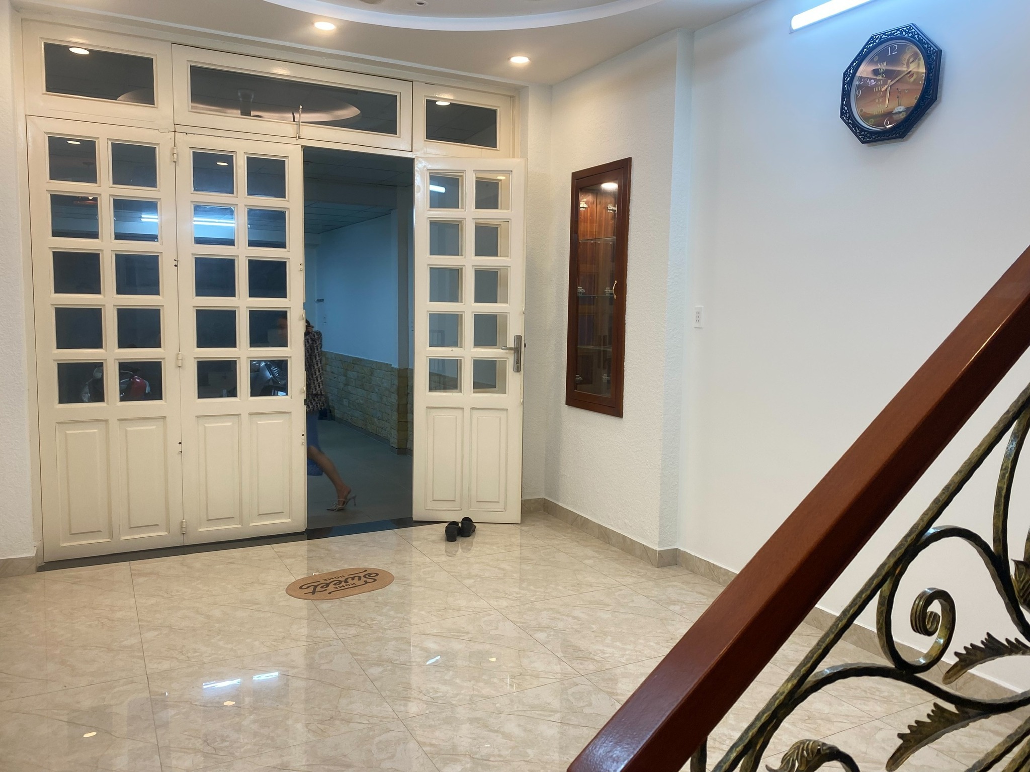  Nhà 2 tầng, đường Ni Sư Huỳnh Liên, Phường 10, Tân Bình, 66m² (4.2x15.7) – Giá 10.5 tỷ. 