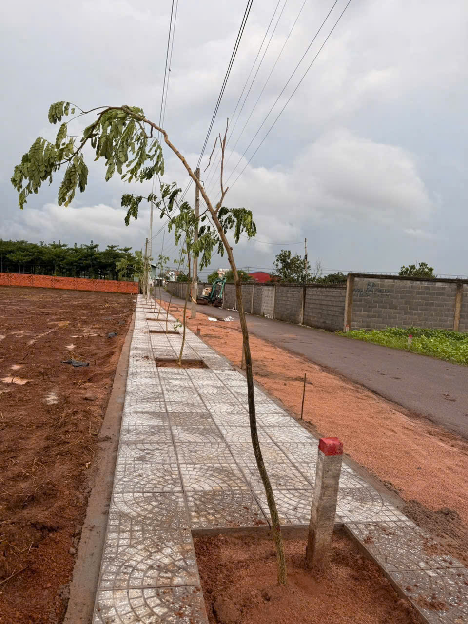  800m đường nhựa vỉa hè . Khu dân cư . Có 80 thổ cư tại nghĩa thành . Giá chỉ 1ty 