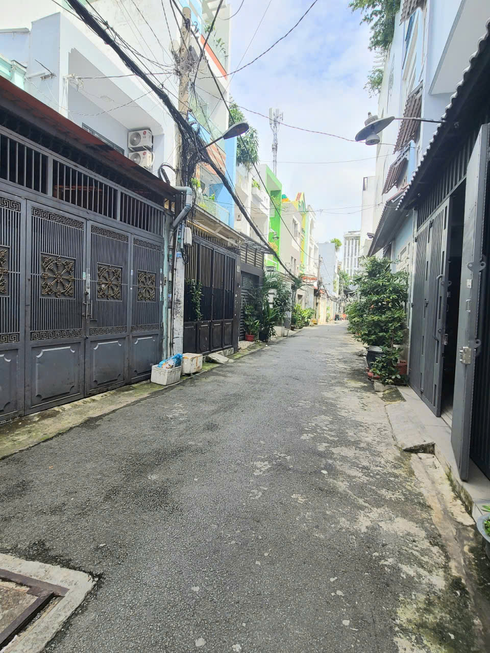  Bán Gấp Nhà Hẻm Phạm Văn Bạch, Tân Bình,DT4,2 x 15m, 2 Tầng, 2PN,2WC. 