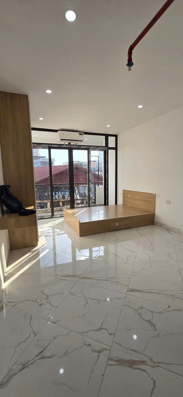  Cho Thuê Phòng đẹp Full đồ ban công Rẻ Giá 5tr6 Tại 82 Yên Lãng, Đống Đa 