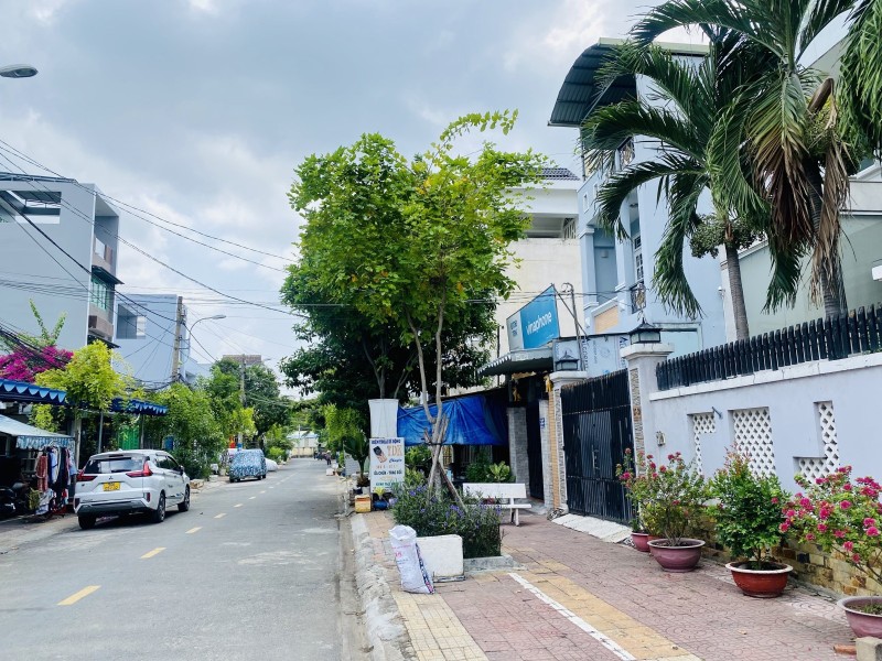  Bán nhà ngõ 13, Phước Bình, Q9, TP HCM, DT 88m2, SH. Giá 8.7 tỷ. LH: 0933125879 