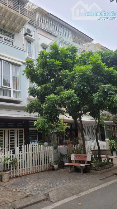  Chính chủ bán Lk Vigalcera Xuân Phương. DT 100m x 5 tầng. MT 5M. Đường 15m. Giá 19,5 tỷ. LH: 0964769634
2- Nội dung 