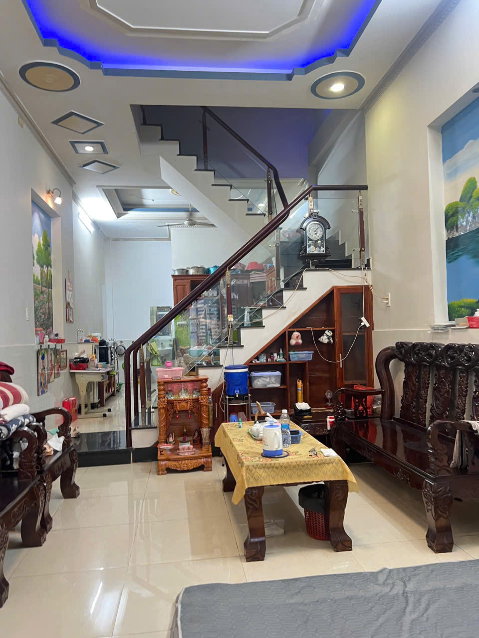  Bán nhà 2 Tầng Dĩ An,SHR đường nhựa 2 ô tô tránh,gần chợ,giá rẻ 