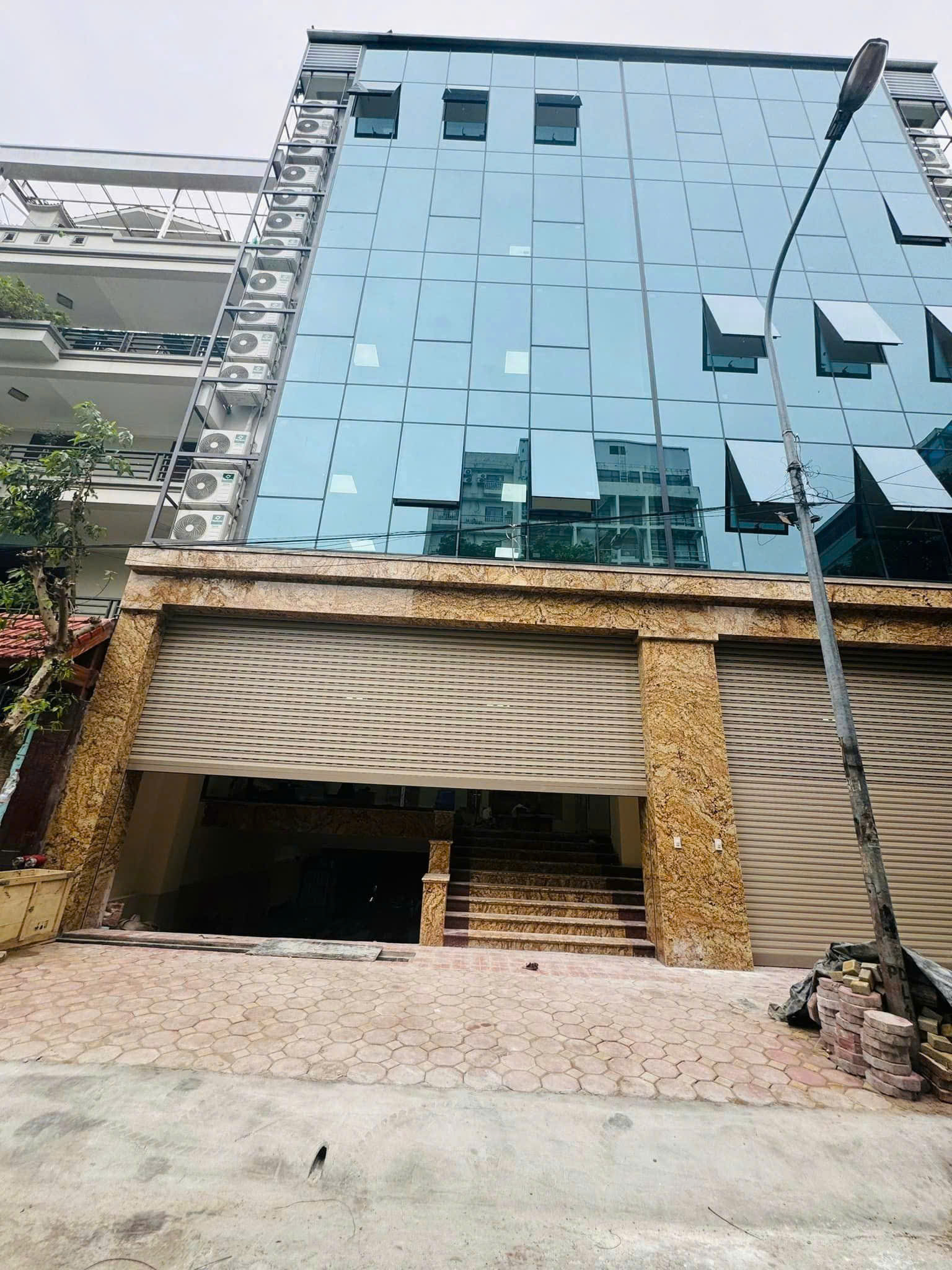  TÒA NHÀ VĂN PHÒNG XÂY MỚI – 7 TẦNG THANG MÁY CÓ HẦM – TRUNG TÂM BẮC TỪ LIÊM 