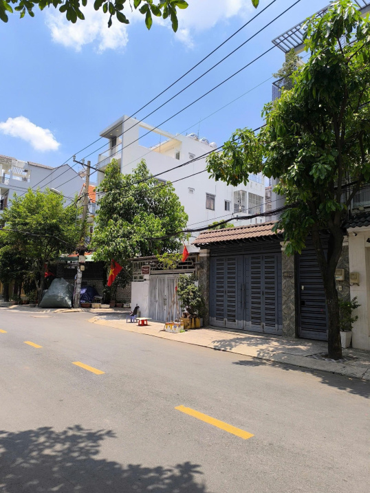  Chính chủ cần bán gấp nhà 2 tầng 5 X16M  hẻm xe ô tô đường Dương Quảng Hàm, P5, GV, giá chỉ 7,5 tỷ, ở ngay 