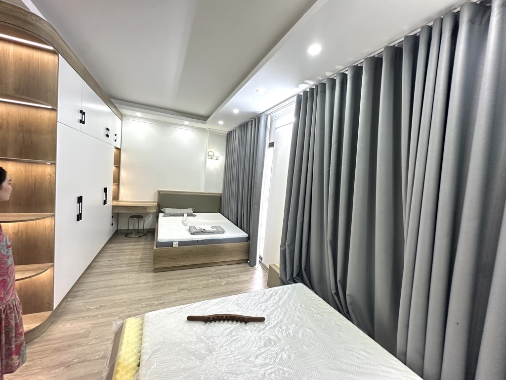  Rẻ- Bán nhà đẹp Ngọc Thuỵ Bồ Đề- Dân Xây ô tô -2 thoáng-sát phố 95m 5 tầng 15,x tỷ(TL) 