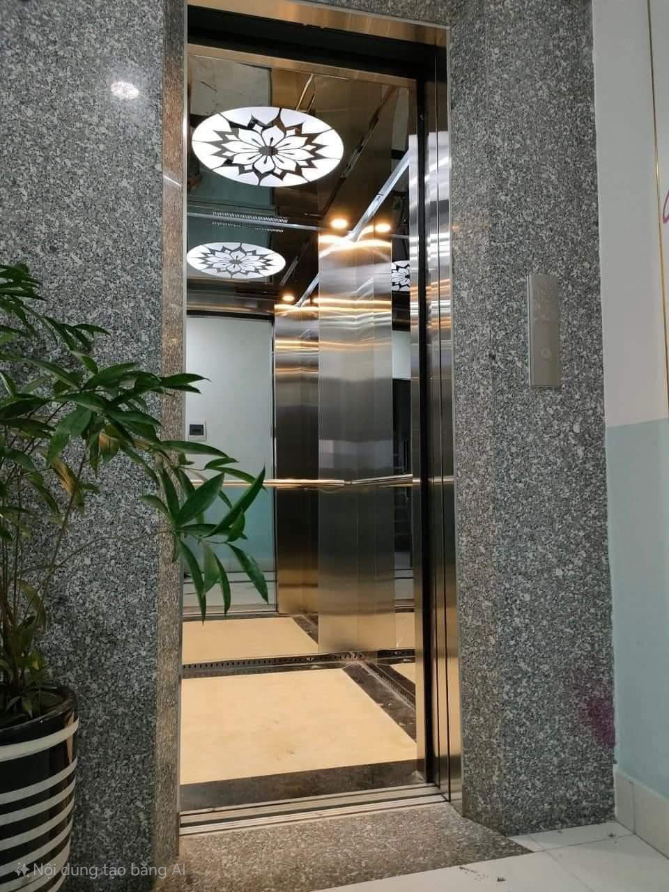  Cho thuê nhà mới, hai mặt tiền, Phương Liệt, 108m2x 4T vỉa hè 30 Tr 