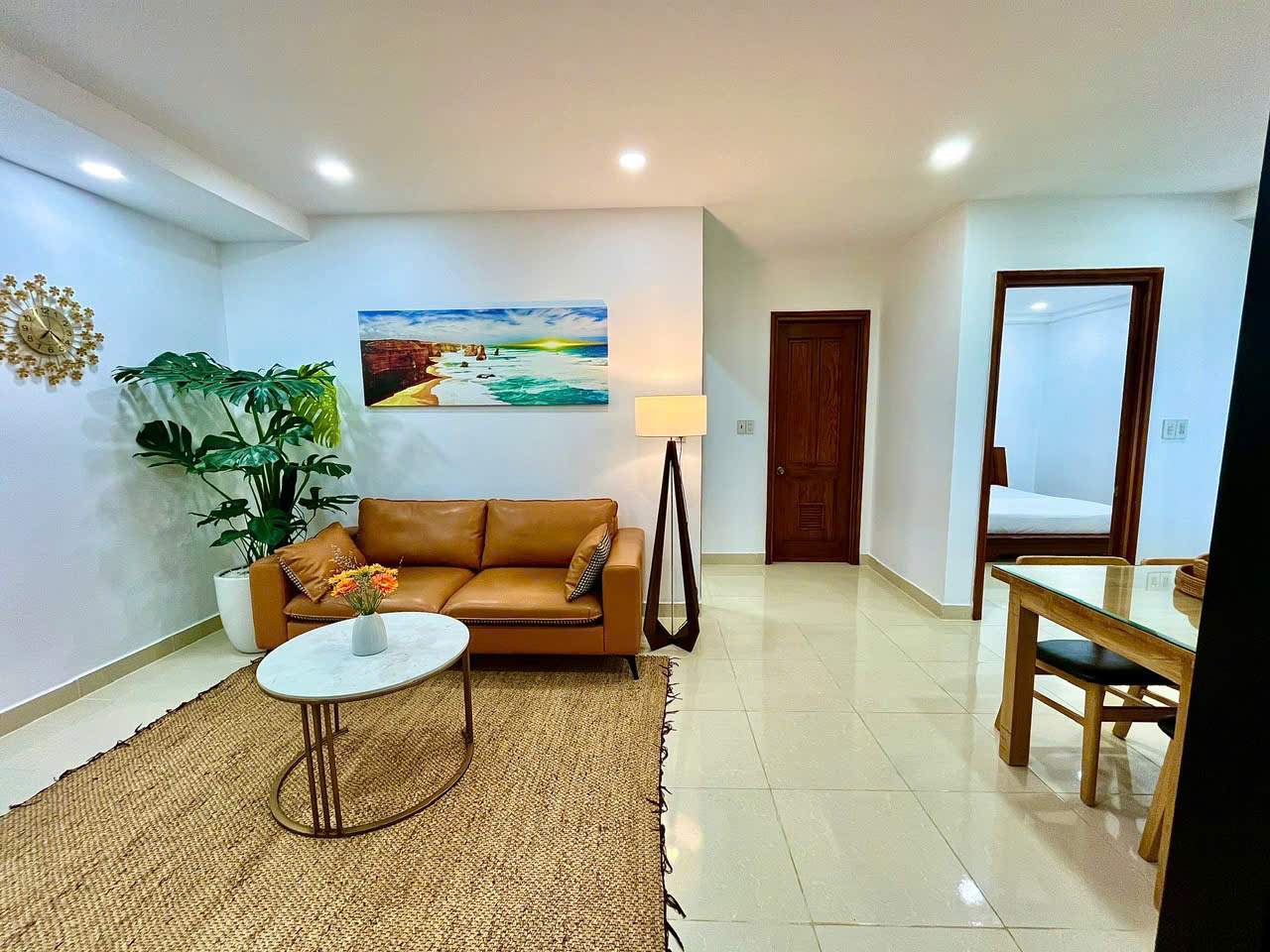  Bán căn hộ CT3 VCN Phước Hải
tầng 4
-Diện tích: 65.2m2, của chính Đông Bắc, logia hướng chính Tây Nam, hướng phụ Tây Bắc, phòng khách thênh thang, 2 ngủ rộng, thoáng mát, 1wc. 
-Tình trạng căn hộ: mới tinh, full nội thất.
-Pháp lý: Sổ hồng cầm tay, xe 