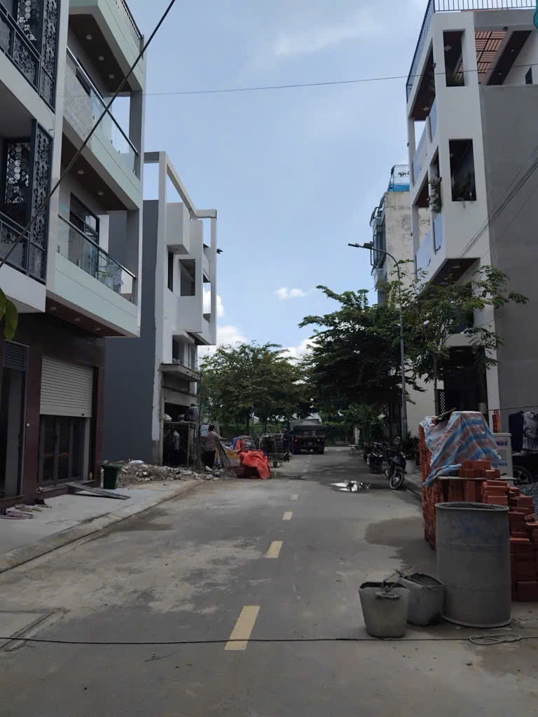  Cơ hội vàng! Bán đất thổ cư Nguyễn Thị Nhuần, Q.12: 100m2 (5x21.5m), sổ đỏ trao tay, giá chỉ 6.0 tỷ - An cư lạc nghiệp ngay! 