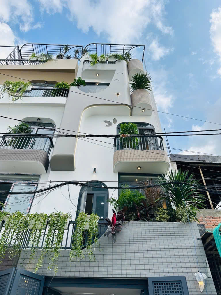  BÁN NHÀ 5 tầng VƯỜN LÀI – AN PHÚ ĐÔNG, Q.12, giáp Gò Vấp,Cách siêu thị Emart 3km,  Full nội thất cao cấp Chỉ hơn 7 tỷ 