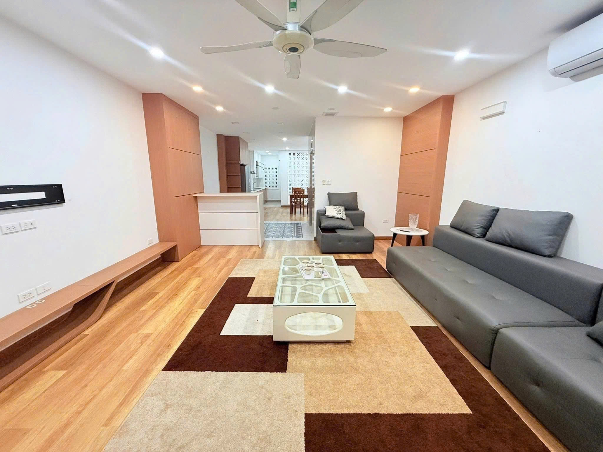  NHÀ XUÂN LA, TÂY HỒ - KHU PHÂN LÔ – 2 THOÁNG TRƯỚC SAU – 5 TẦNG THANG MÁY 