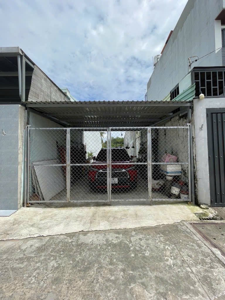  BÁN LÔ ĐẤT 100M2 - AN PHÚ ĐÔNG QUẬN 12 - HẺM XE TẢI RA VÔ - SÁT TRƯỜNG HỌC CÁC CẤP - CÁCH GÒ VẤP 5 PHÚT ĐI XE chỉ hơn 6 tỷ 