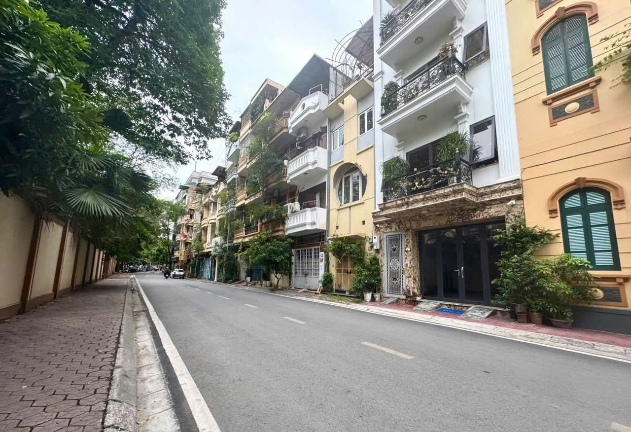  BÁN TÒA NHÀ MẶT PHỐ HOÀNG SÂM, CẦU GIẤY - 61/80M² x 8T THANG MÁY CÓ HẦM - LÔ GÓC - KINH DOANH - GIÁ 43 TỶ 