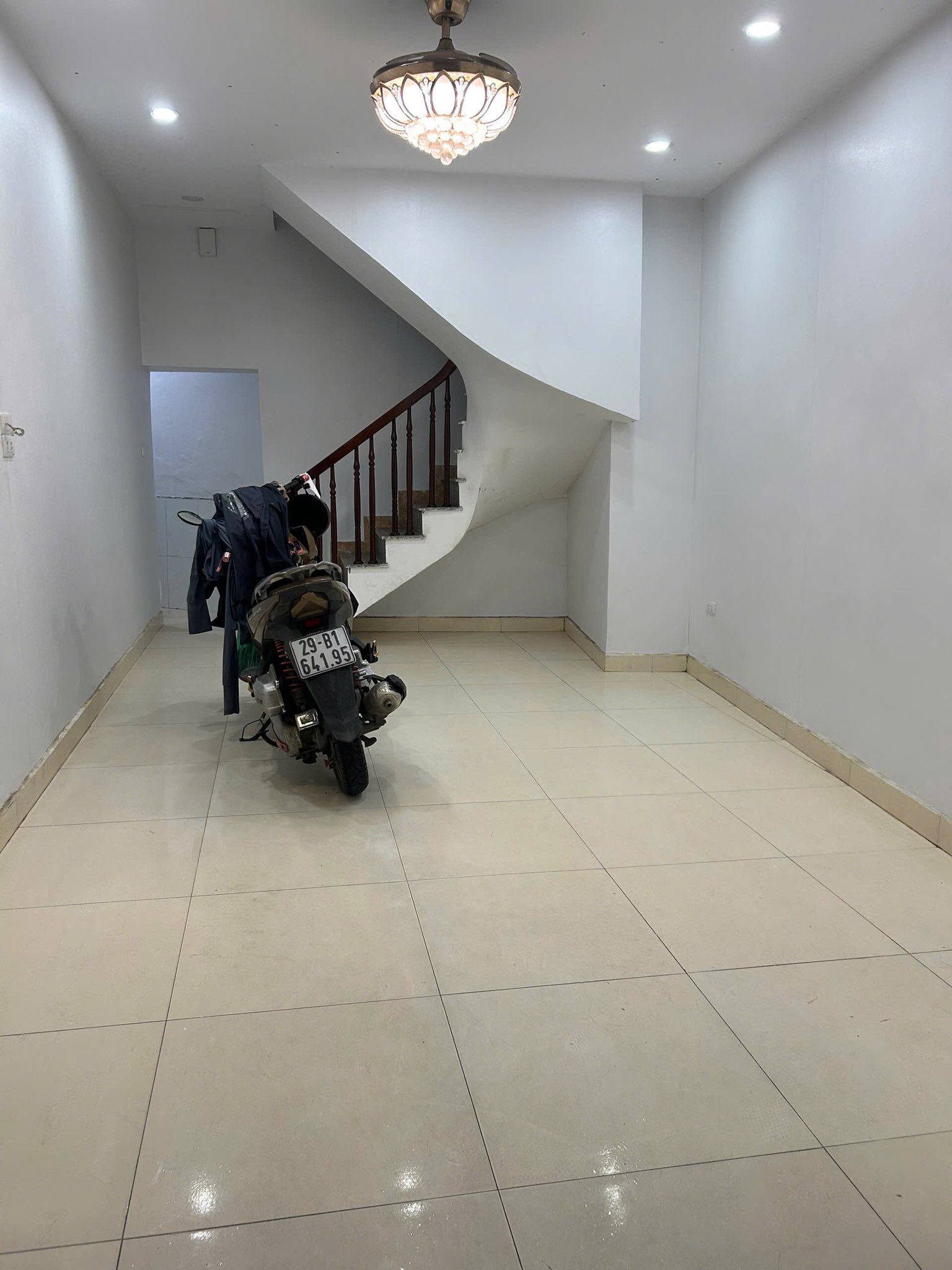  Cho thuê nhà ngõ Văn Chương, 30m² x 3 tầng, gồm 2PN, 2VS,  8 triệu 