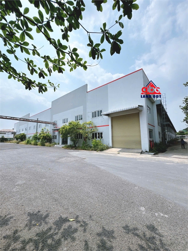  XT592 nhà xưởng sản xuất thích hợp nhiều ngành nghề, KCN thu hút nhiều DN FDI 