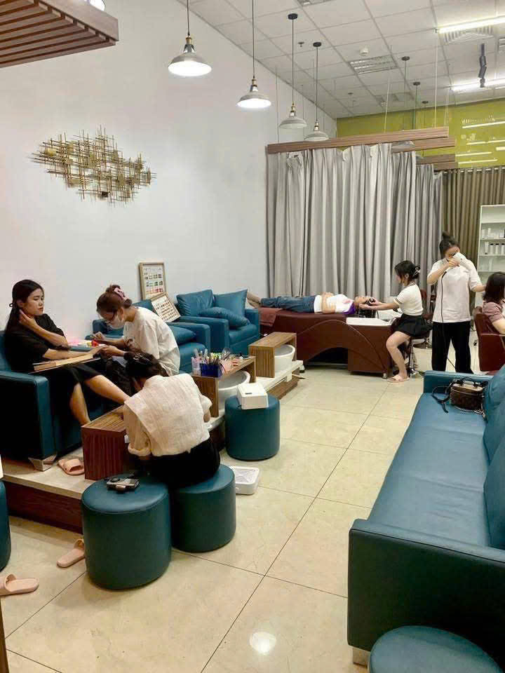  SANG NHƯỢNG HOẶC THANH LÝ CỬA HÀNG KINH DOANH SPA, NAIL, MI – SẢNH A-B CHUNG CƯ 203 NGUYỄN HUY TƯỞNG, THANH XUÂN, HÀ NỘI 