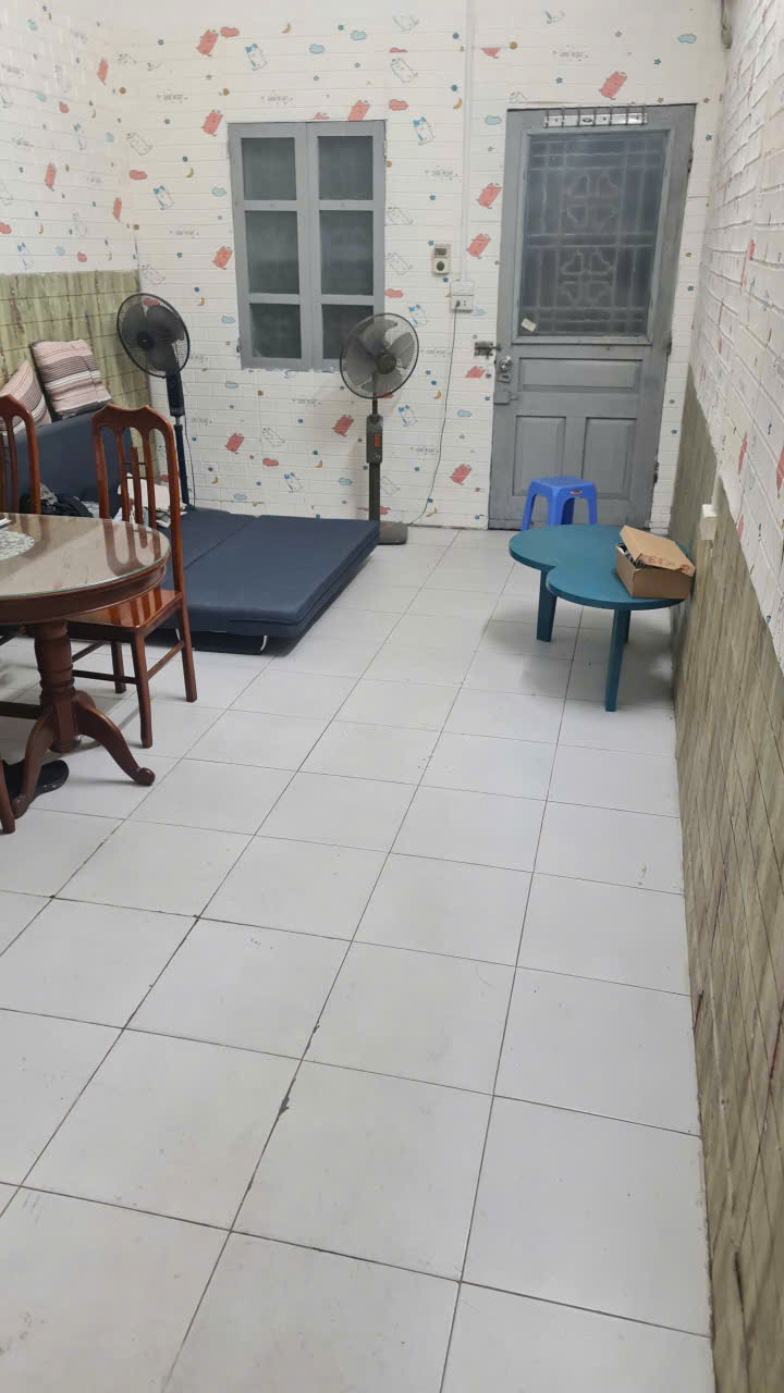  Cho thuê nhà ở gđ, nhóm ngõ Kim Mã 30m ra phố 36m2 x 2 tầng, 2PN, 8 Triệu 