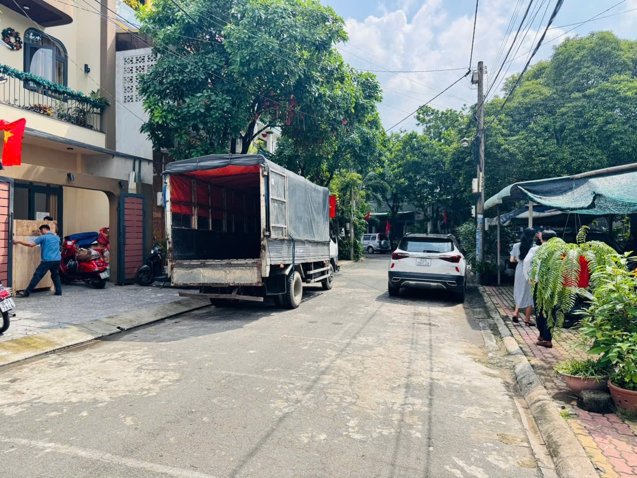  ????KDC ĐÔNG HÒA - VỊ TRÍ ĐẸP ĐƯỜNG XE TẢI THÔNG BÀN CỜ - NGANG 5 DÀI 20 . 100M2 FULL THỔ CƯ 