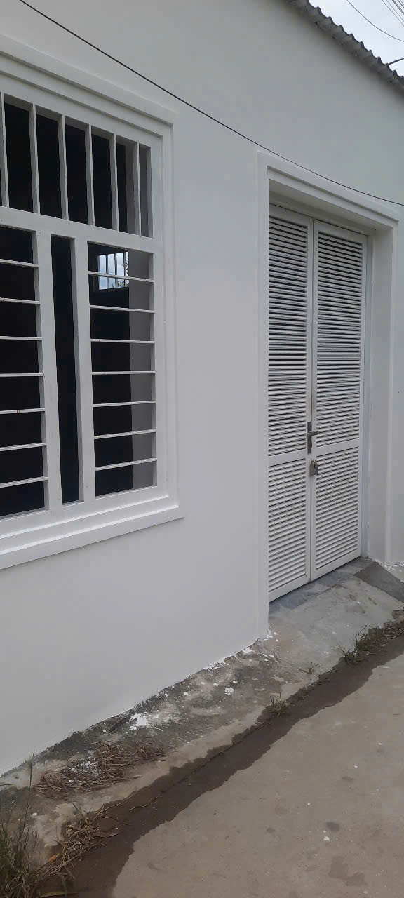  BÁN NHÀ 2 MẶT HẺM TRƯỚC SAU THÔN ĐẮC LỘC - BẮC NHA TRANG (VĨNH PHƯƠNG) 
- Diện tích 82.6m2 full ONT
- Ngang 5m. Hướng Đông Bắc và Tây Nam
- Hẻm betong rộng 4-5m và 3m. 
- Pháp lý Sổ hồng sở hữu lâu dài
- Kết cấu cấp 4 với 1pn (có thể tách thành 2pn), 1wc, 