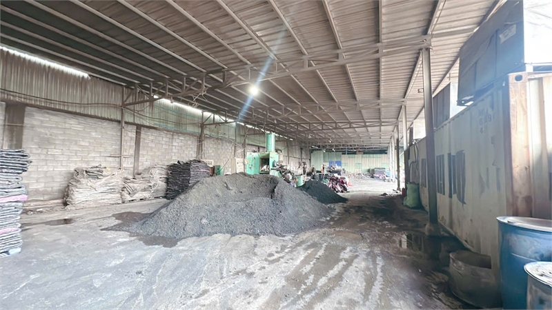  XT596 nhà xưởng khuôn viên độc lập, đướng lớn Cont di chuyển 24h thuận lợi xuất nhập 