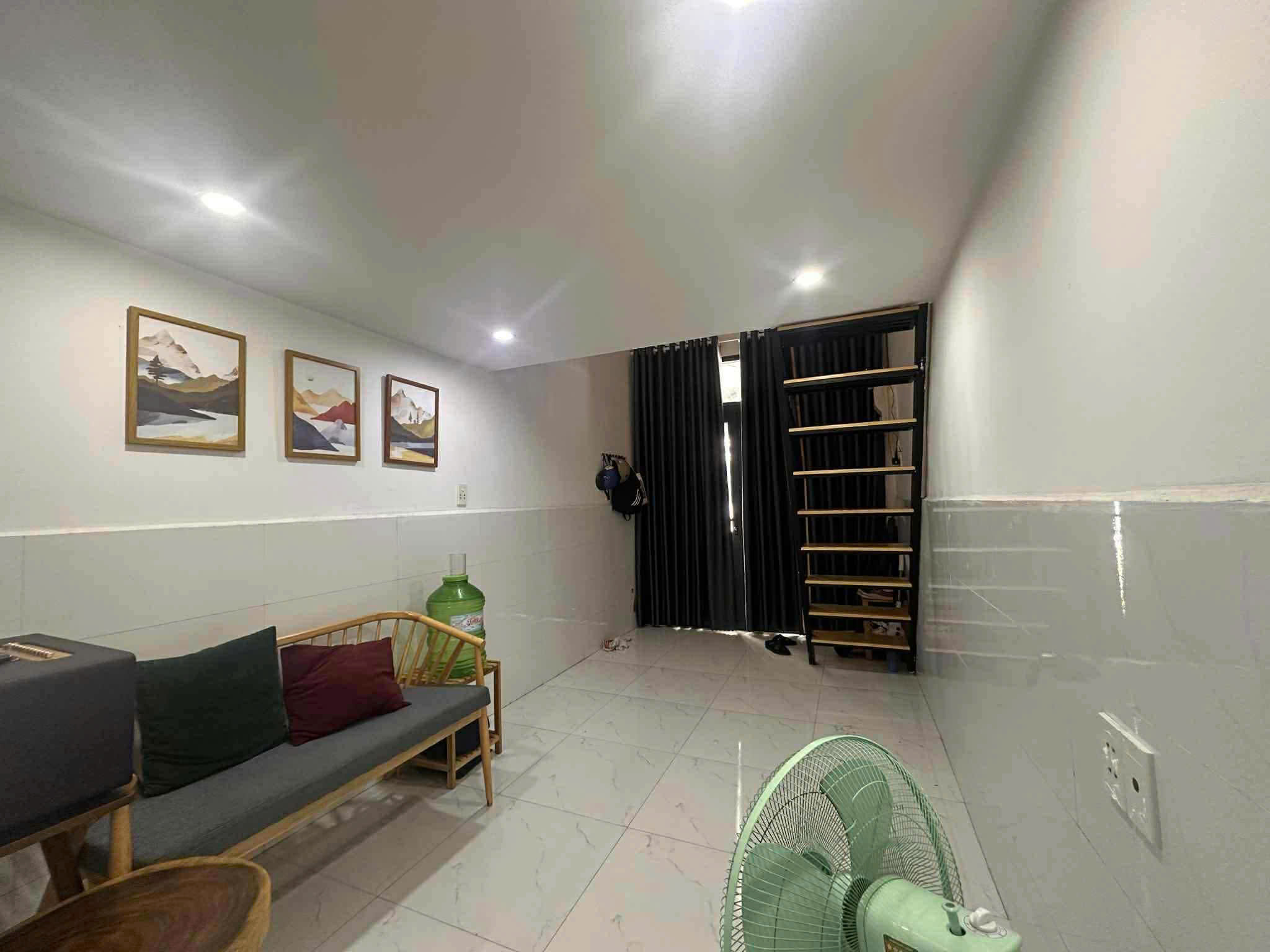  ♪ Góc kiệt rộng thoáng gần MT Nguyễn Hoàng, 28m2, C4, sạch đẹp, 2.x tỷ 